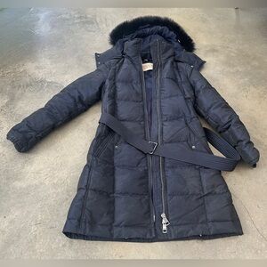 🔥 Burberry Brit Navy Puffer Coat XS – Chic, Warm & Timeless! 🔥